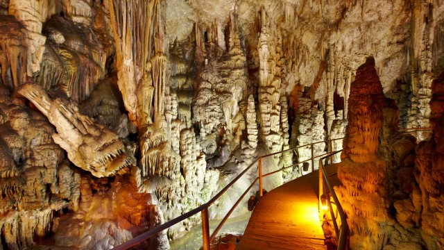 Visit Explore places in Lasithi Plateau & the legendary Zeus Cave in Heraklion, Creta