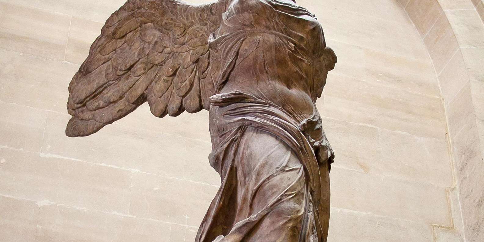Paris: Senior-Friendly Louvre Museum Highlights Private Tour