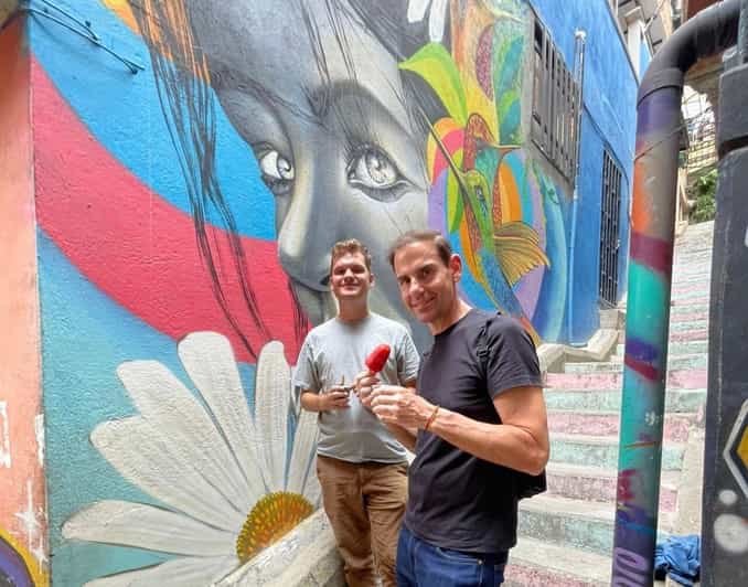 Medellín: Visita ao bairro Comuna 13 com passeio de teleférico