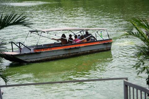 Rio de Janeiro: tour in barca della Laguna di Tijuca con fauna selvaticaRio de Janeiro: giro in barca sulla Laguna di Tijuca con fauna selvatica