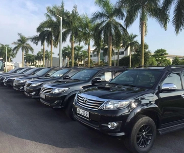 Táxi privado: Do centro de Da Nang/Aeroporto de Da Nang para Hue (1 ida)