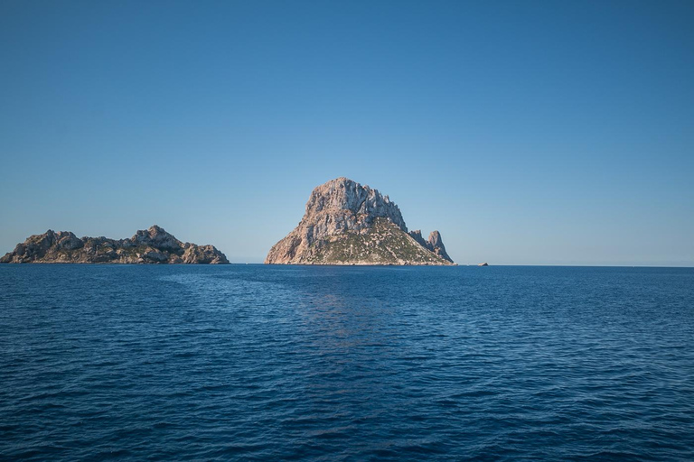San Antonio: Boat Tour to Es Vedrá with Drinks and Snacks San Antonio: Boat tour to Es Vedrá with drinks and snacks