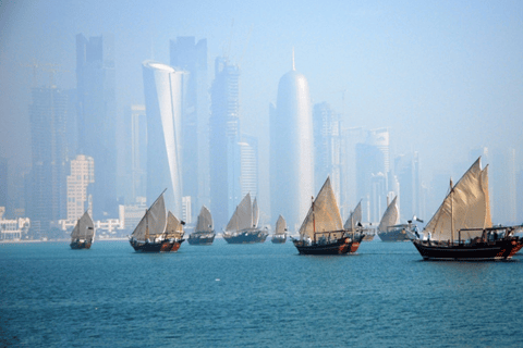 Doha: Sunset Dhow cruise inclusief ophaal- en terugbrengservice