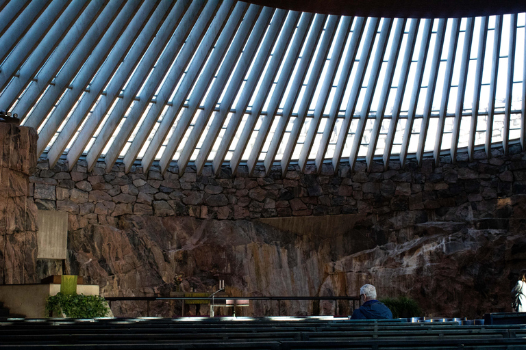Helsinki: Guided Walking Tour of the Must-Sees with a French-Speaking Live Guide