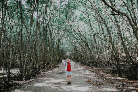 Mangroves de Can Gio, île de Thanh An en véloLe déjeuner est exclu