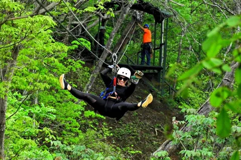 Guanacaste: Avventura in ATV e Zip Line con salto in spiaggia