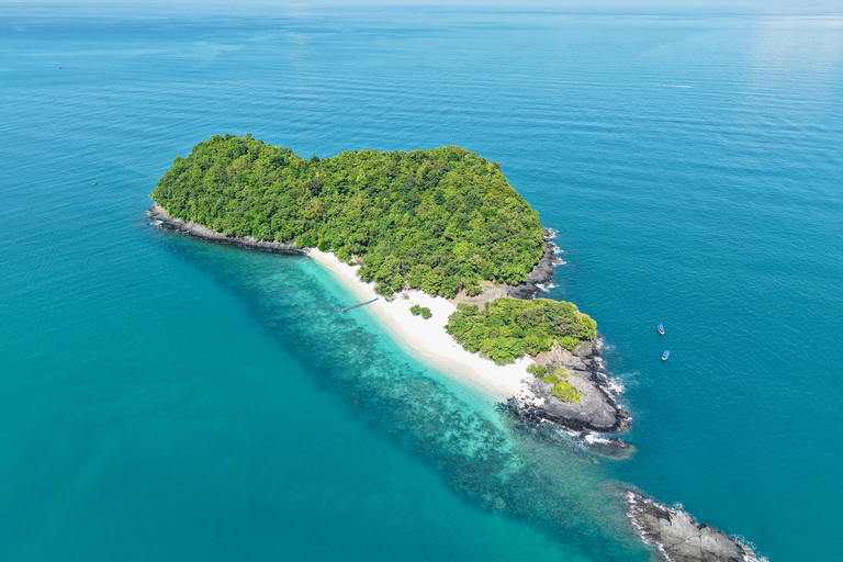 Langkawi Island Hopping Speedboat with BBQ & Fishing Options Shared Island Hopping with Cenang & Tengah Hotel Transfers