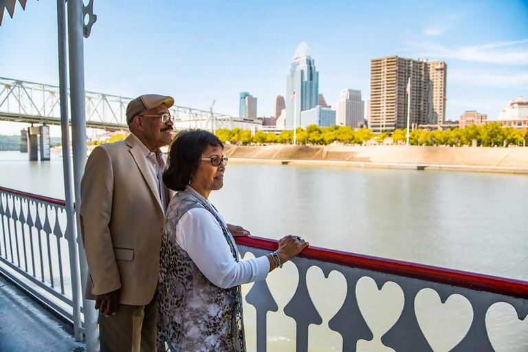 Cincinnati: Riverboat Cruise with Lunch and Entertainment