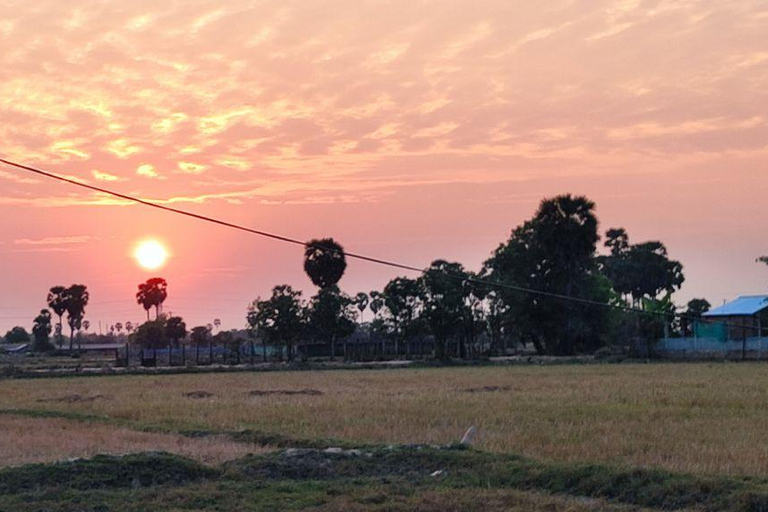 Kleingruppentouren zum Sonnenuntergang auf dem LandeDeine Touren sind inklusive Reiseleiter, Fahrrad, Tuk Tuk und Fahrer