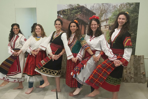 Foto's met traditionele kostuums in Sofia