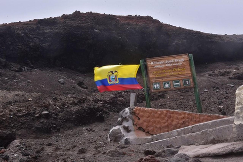 Från Quito: Tur till vulkanen Cotopaxi och lagunen Limpiopungo