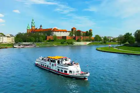 Kraków: Sightseeingkryssning på floden Vistula med ljudguide