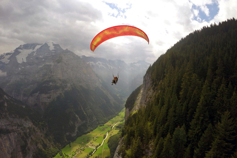 Mürren: Paragliden boven de kliffen en watervallen van Lauterbrunnen