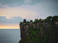 Best of Uluwatu Sunset, Kecak Dance with Dinner in Jimbaran - Hizvo