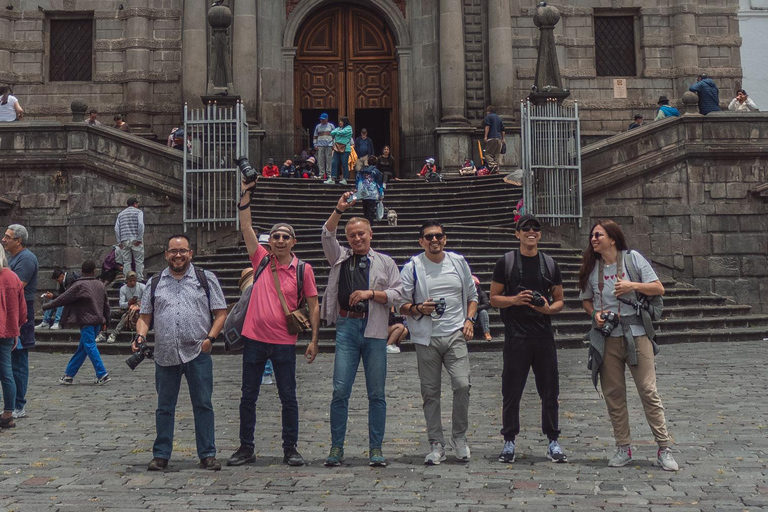Walking photo tour in Quito's Historic Center private