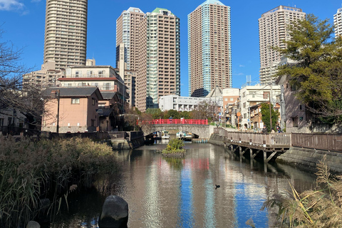 Tokyo: Tsukishima Walking Tour with Samurai Guide