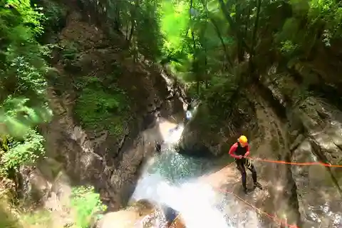 Annecy: Canyoning ved Angon-fossene