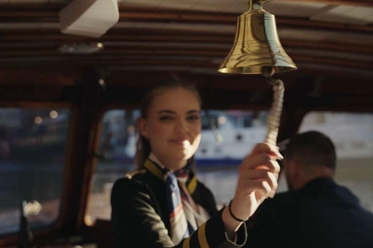 Gdańsk: River Cruise on Motlawa with Meal and Drink Romantic Cruise