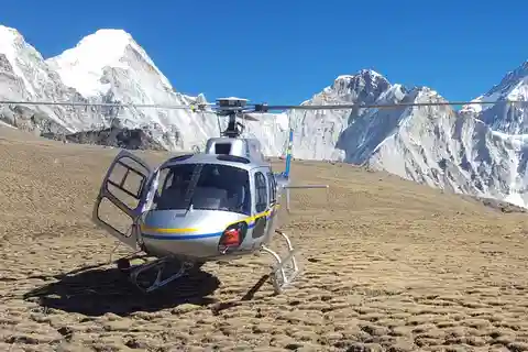 From Kathmandu: Everest Base Camp Helicopter Tour