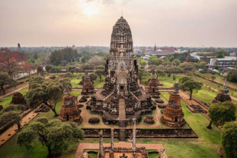 Full day - Phra Nakhon SiAyutthaya Temples with Photographer