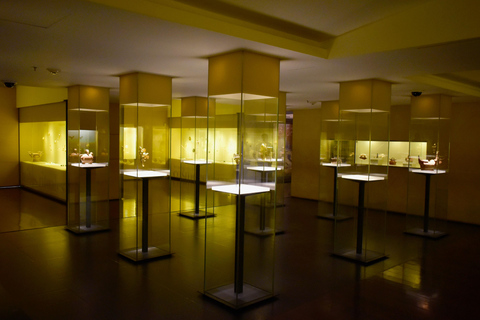 波哥大：坎德拉里亚区、黄金博物馆与铁镖球私人导览波哥大：坎德拉里亚区、黄金博物馆与台球私人导览