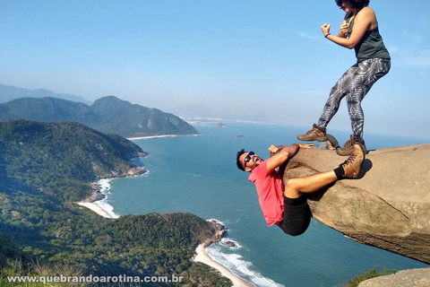 Pedra do Telégrafo: Aventura na trilha e vista para o mar