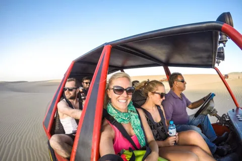 Excursion épique d'une journée Paracas - Huacachina (depuis Lima) Tout compris