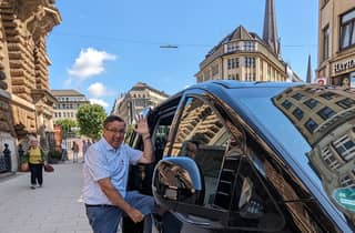 Landausflug von Kiel nach Hamburg. Private Van Tour.