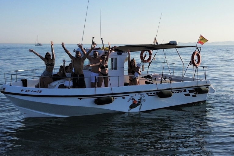 Benalmadena: privéboottocht met drankjes en snacksPrivéboottocht van 3 uur rond Benalmádena