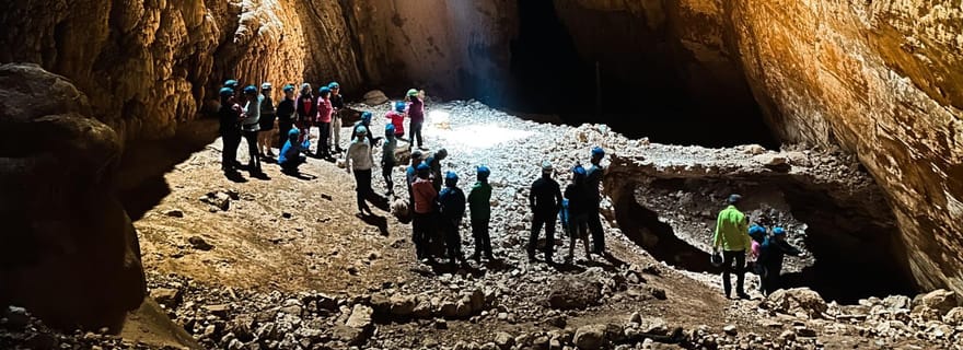 Oliena : Sa Nurre de Su Hoda Cave Hiking
