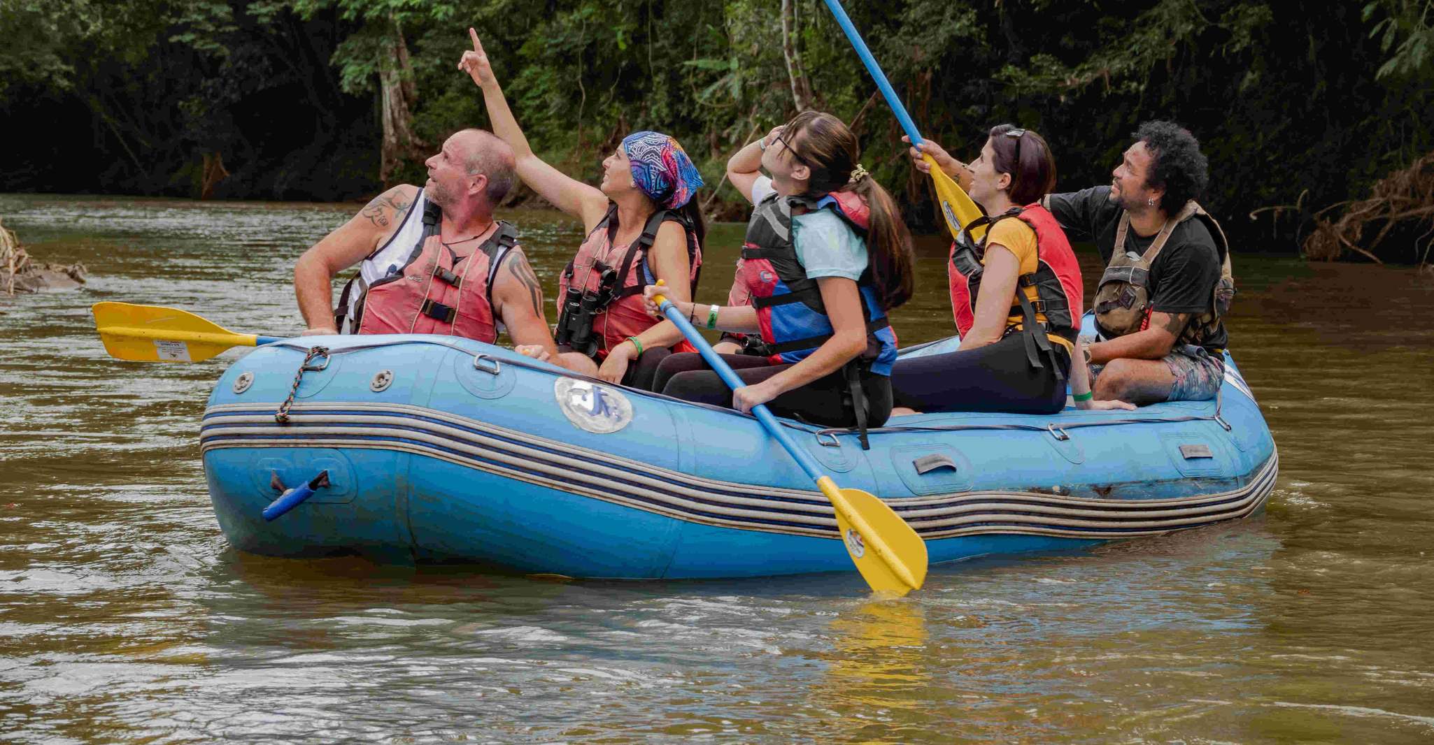 Naviguez sur le Rio Peñas Blancas sur une rivière tranquille Rafting Safari - Hizvo