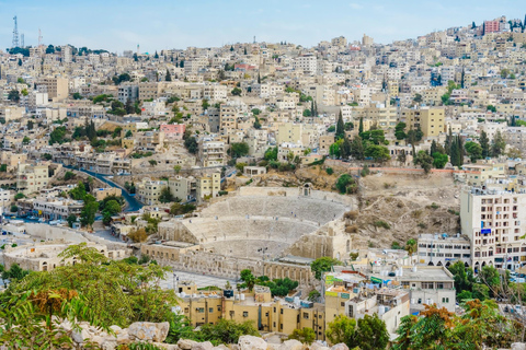 Amman: Trasferimento di sola andata da/per il Wadi Rum in auto privataViaggio privato dall&#039;aeroporto di Amman al Wadi Rum (fino a 4 persone)