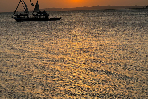 KILIFI: WATAMU: REJS DHOW O ZACHODZIE SŁOŃCAREJS DHOW O ZACHODZIE SŁOŃCA