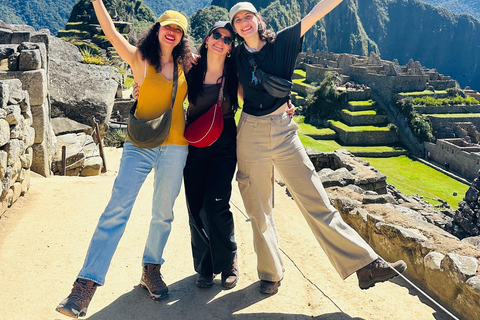 Machu Picchu Official Tour: Entrance Ticket & Expert Guide Circuit 1: The Ultimate Postcard View Route