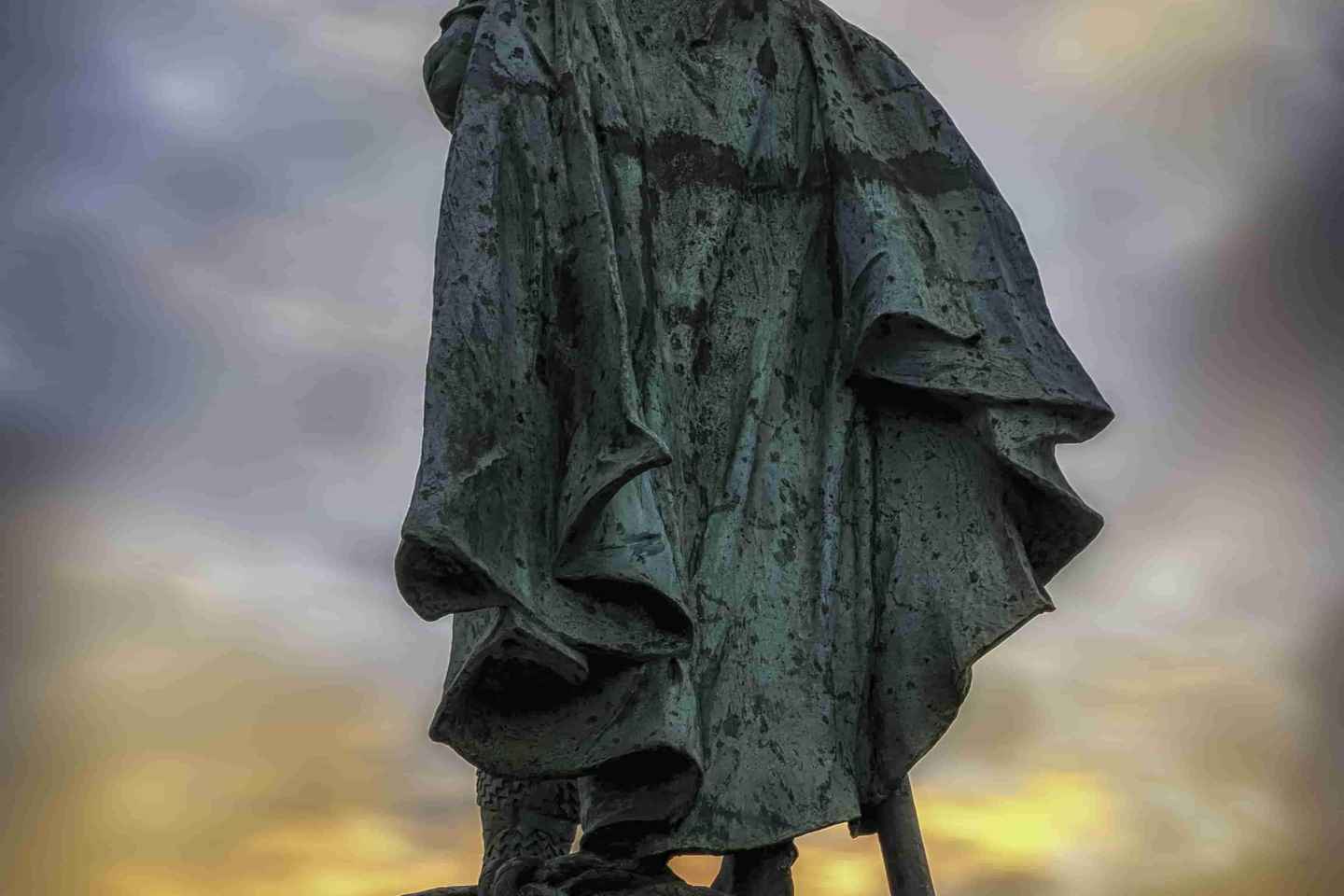 Reykjavik: Private Icelandic Viking Age Walking Tour