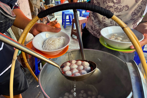Jakarta Nights Food Tour with 15+ Tastings