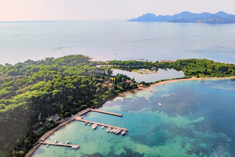 在戛纳乘坐私人游艇欣赏勒里恩群岛的日落在戛纳乘坐私人船只欣赏勒兰群岛的日落