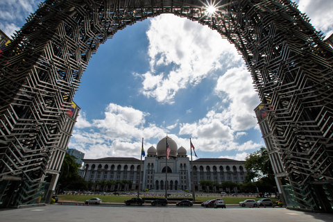 Kuala Lumpur, Putrajaya e grotte di Batu: tour privatoTour privato di Kuala Lumpur, Putrajaya e Batu Caves