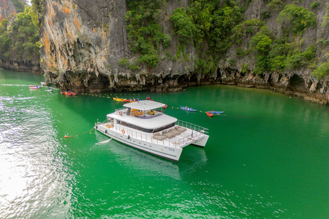 Phuket: Ilha James Bond e Baía Phang Nga em um iate premium