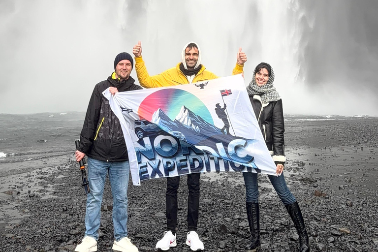 South Shore Adventure by 4x4 in Spanish with Professional Photos Iceland's South Shore in a 4x4 in Spanish with Professional Photos