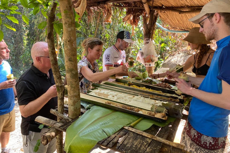 Chiang Rai: Jungle Adventure-Group Trekking & Bamboo Cooking