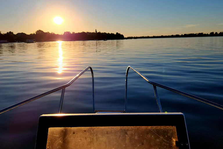 Belgrade: PRIVATE Luxury Boat Cruise on 2 Rivers 2 HOURS Private luxury boat day cruise + FREE DRINKS