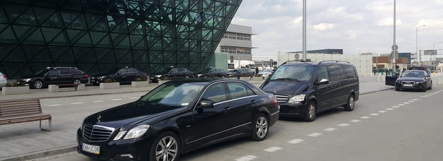 Cracóvia: Transfer Particular de/para o Aeroporto de Cracóvia (KRK)