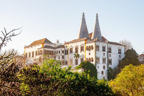 Lisboa: Sintra, Pena Palace, Cascais and Cabo da RocaDiscover &amp; Feel Sintra&#039;s Wonderland - Small Group Tour