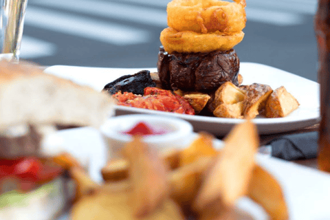 Devonport: tour guidato a piedi alla scoperta del cibo e della storiaDevonport: tour guidato a piedi tra cibo e storia