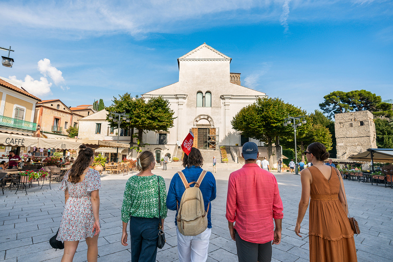 Desde Nápoles o Sorrento: excursión a la costa AmalfitanaSalida desde Sorrento: tour grupal en inglés