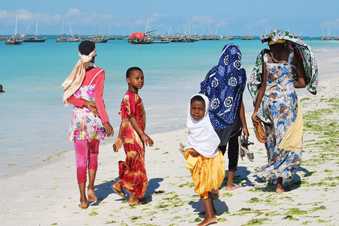 Zanzibar: Dagtrip naar het strand aan de zuidkust met bezoek aan de grot van Salaam