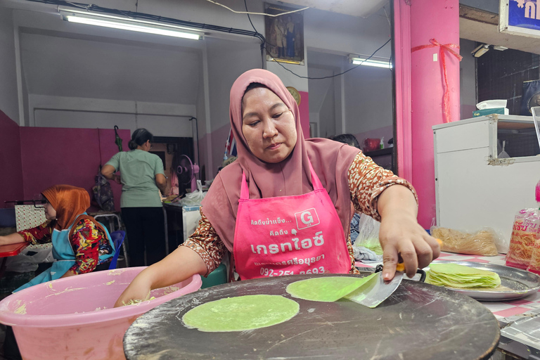 Ayutthaya: Woks and Wats Food Tour with 14+ Tastings