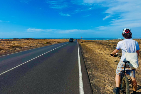 Fuerteventura: Corralejo Town & Sand Dunes Guided Bike Tour