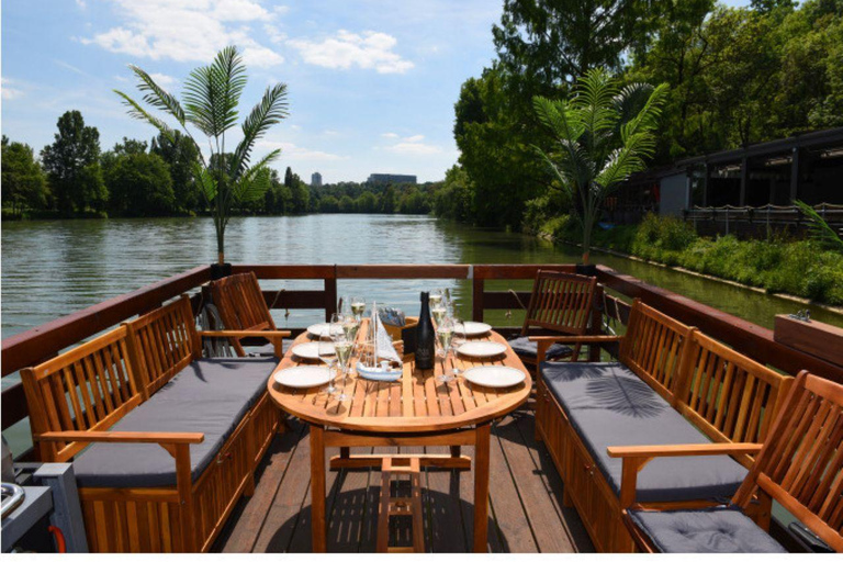 Stuttgart: Exclusive raft boat Fischle Stuttgart: Exclusive Fishle Raft Boat